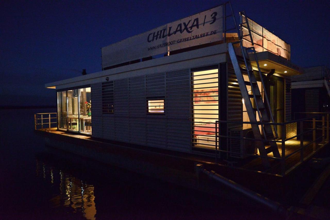 Hausboote Und Ferienhaeuser Marina Muecheln Mucheln Exterior photo